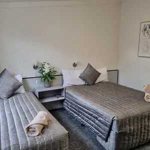 https://yarraman-gardens-motel-queensland.queenslandhotels.net